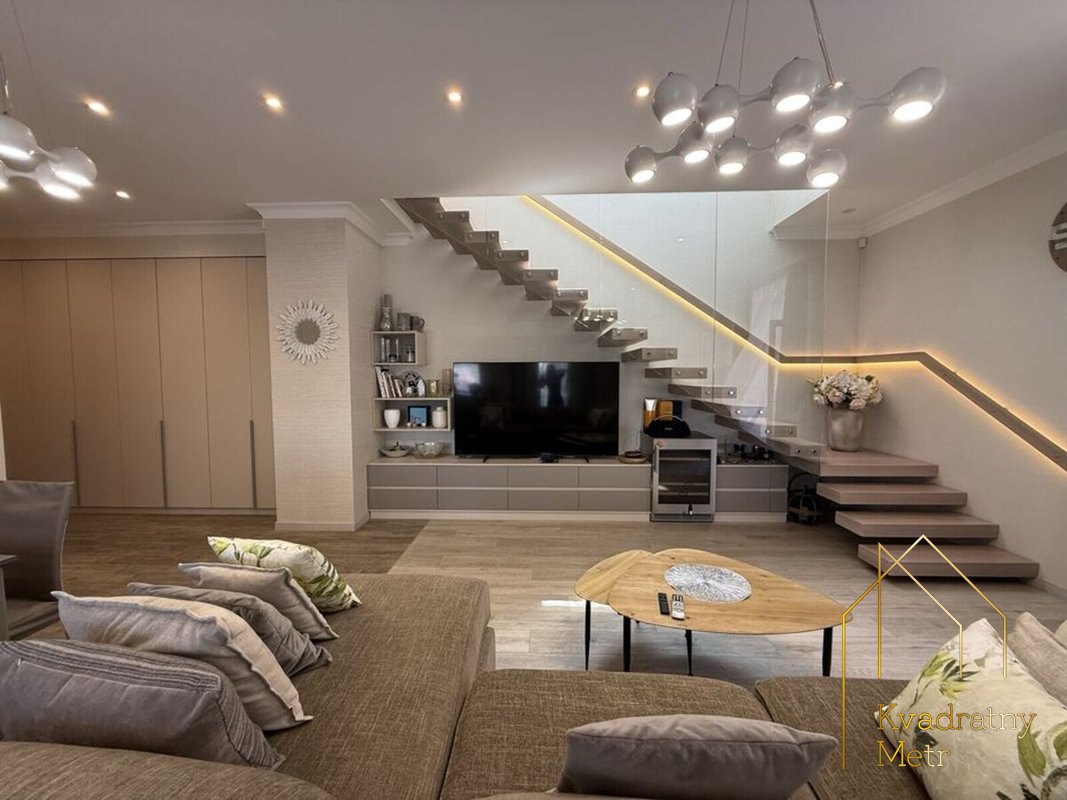 Пентхаус 177 м² у моря с террасой | Авторский ремонт | 2 уровня — фото 1