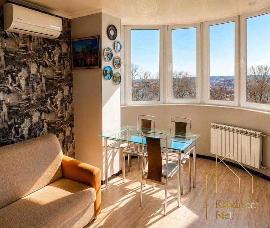 ТОП!! Таїрово! 1-кімн з кухнею-вітальнею. Середній поверх. — фото 1