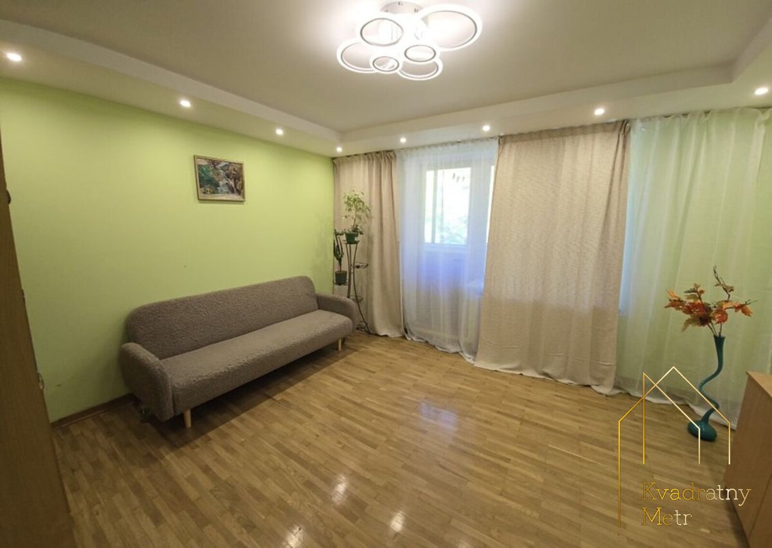 ТОП локация! 3-й этаж!2-комн 75кв.м.газ!Евроремонт! — фото 1