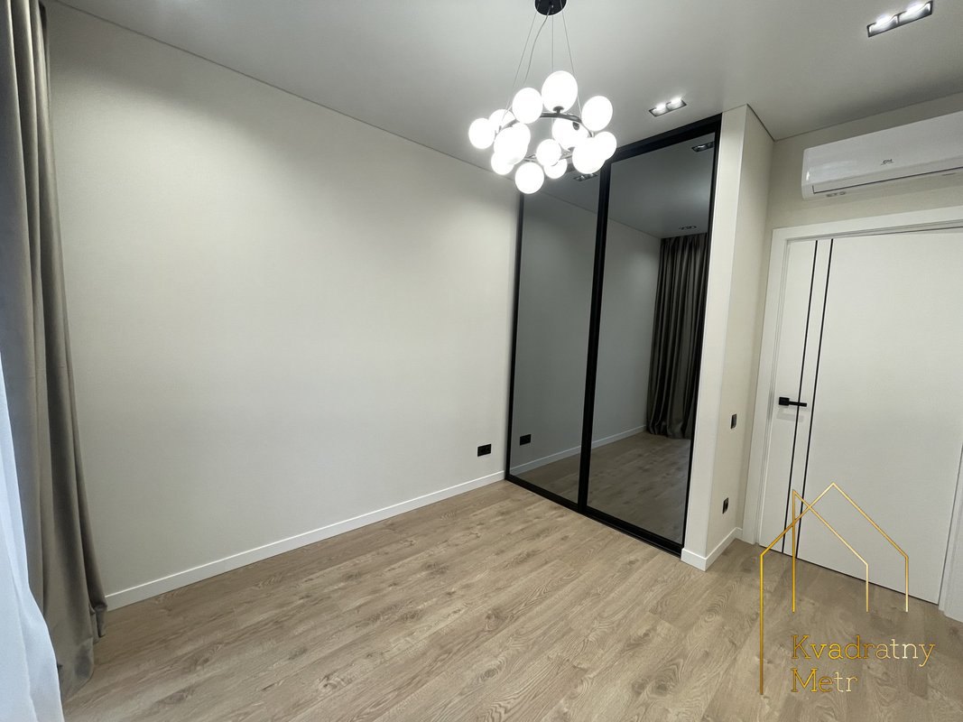Продам видовую ЖК 'Акрополь-3' 2-ком. квартиру — zdjęcie 7